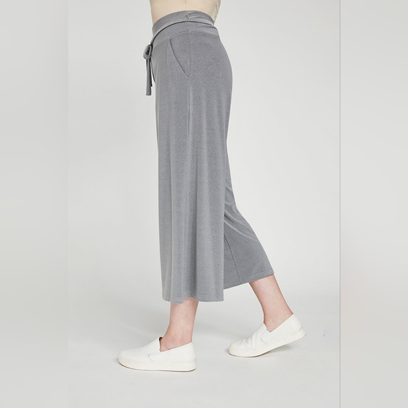 Wide Leg Crop Pant - Picture 2 of 3